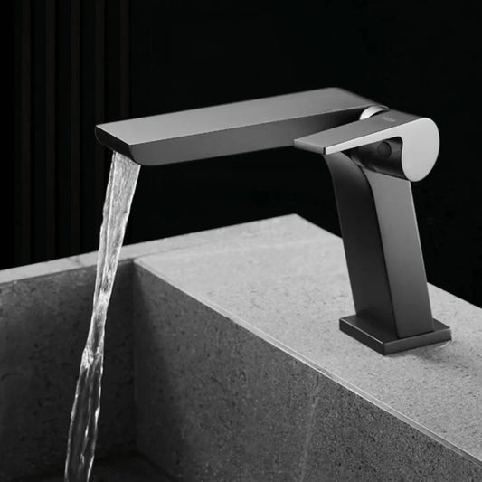 Modern Single-Handle Bathroom Faucet